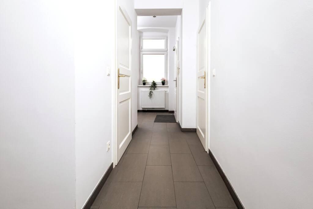 Orestaliving- 3Br On The Daube Canal/Friedensbruecke Vienna Luaran gambar